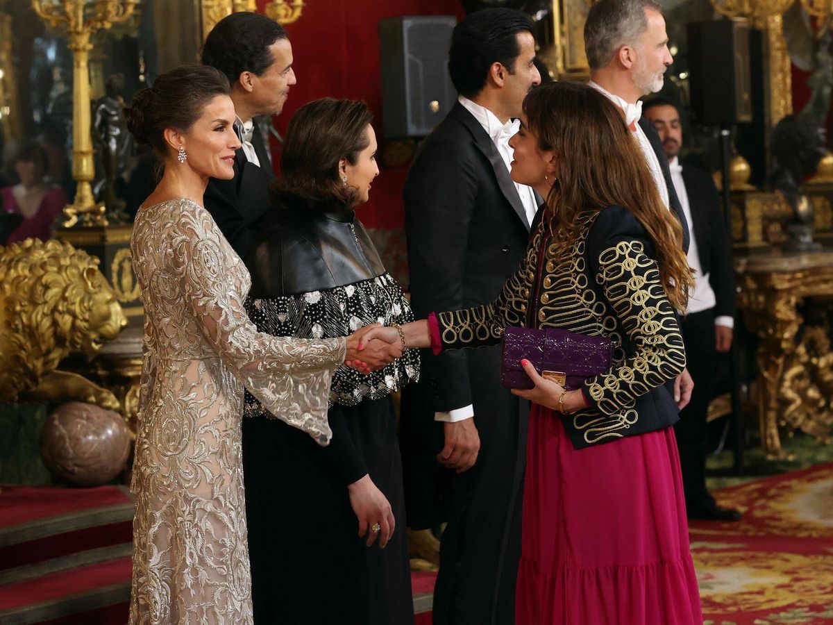 Foto: Marina Conde, saludando a la reina Letizia. (Casa Real/Cortesía Marina Conde)
