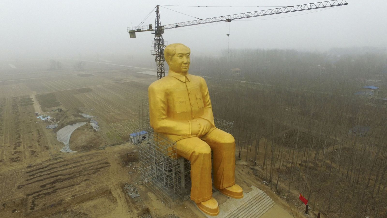 Foto: Estatua gigante de 36,6 metros de altura del presidente Mao erigida en Tongxu, en la provincia central china de Henan (Reuters)