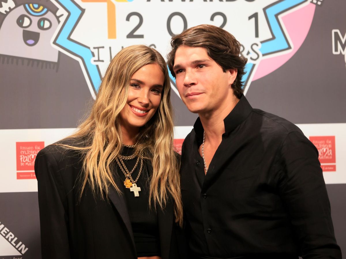 Foto: María Pombo con su marido, Pablo Castellano, en LOS40 Music Awards, en 2021. (EFE/Cati Cladera)