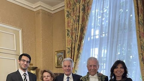 Mario Vargas Llosa desembarca en Madrid junto a toda su familia (incluida Patricia)