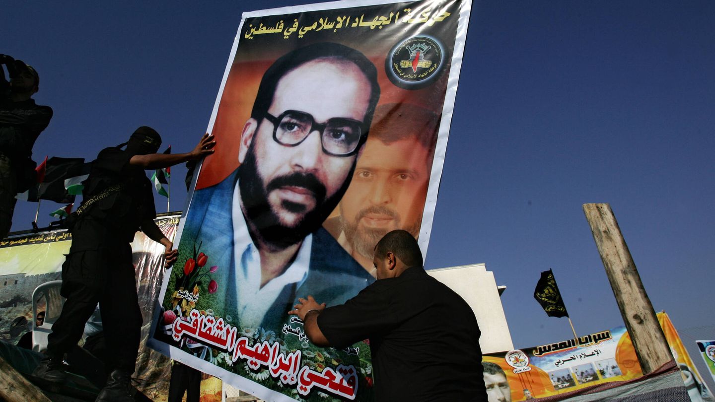 Un cartel en recuerdo del fundador de la YIP, Fathi Shiqaqi. (Getty Images/Abid Katib)