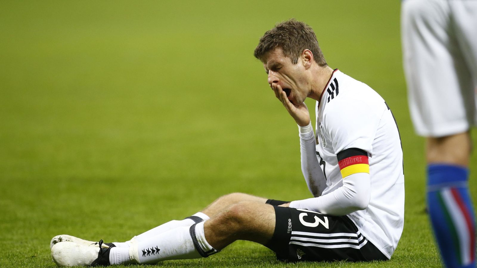 Foto: Thomas Müller se lamenta en un momento del partido ante San Marino (Reuters).