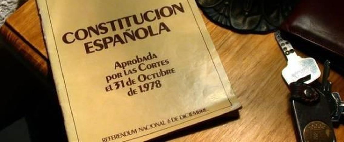 Un ejemplar de la Constitución española. (EFE)