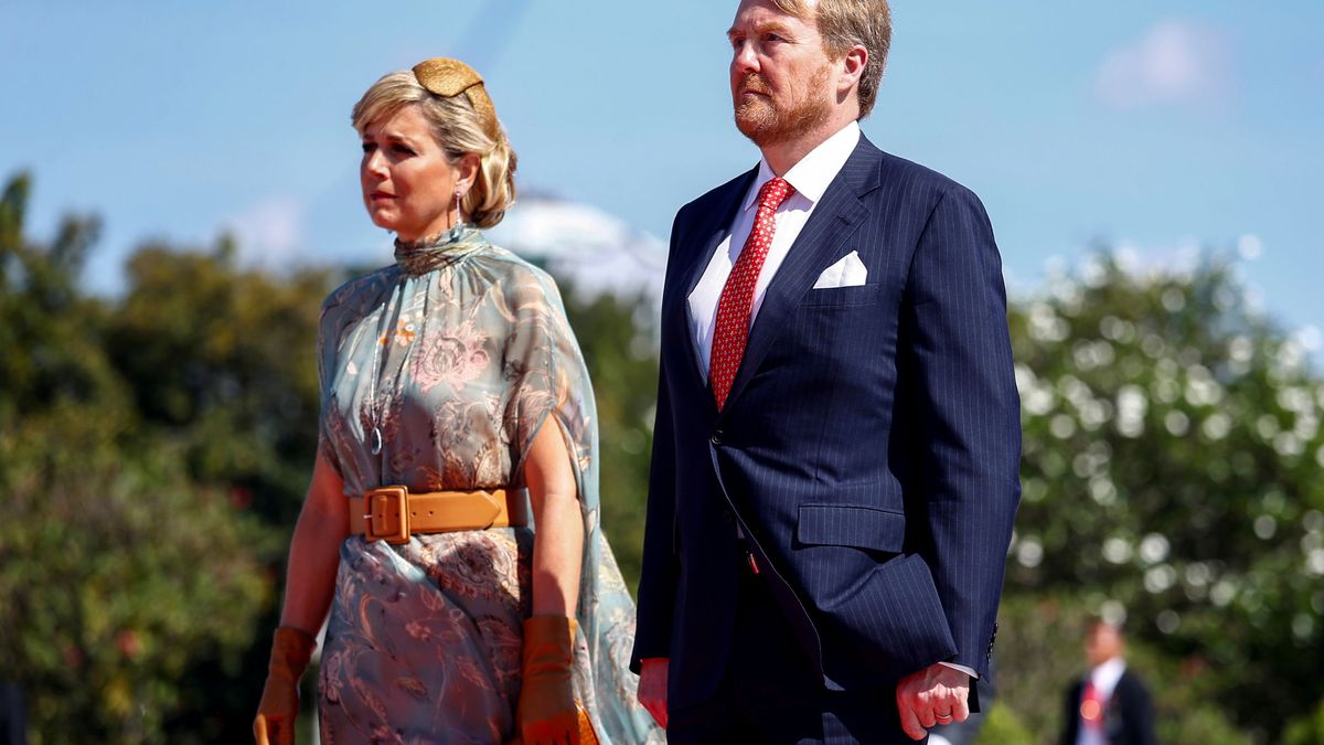 Máxima de Holanda se apunta al vestido-capa que arrasa entre las royals en Indonesia