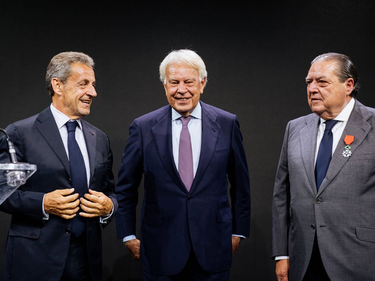Foto: Sarkozy, Felipe González y Vicente Boluda, la semana pasada en París. 