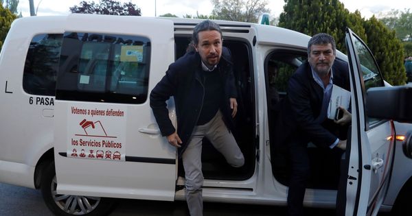 Foto: El líder de Podemos, Pablo Iglesias, a su llegada a la sede de Atresmedia. (EFE)
