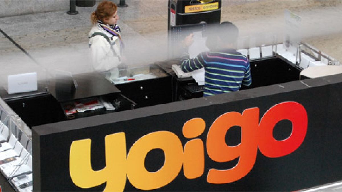 Yoigo y Orange siguen creciendo a costa de la sangría de Telefónica y Vodafone