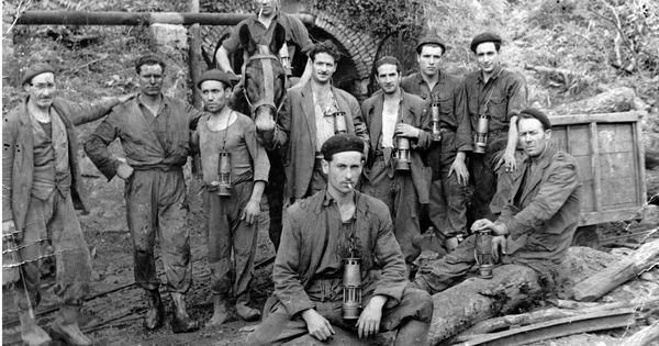 Foto: Milicianos socialistas en Asturias en octubre de 1934