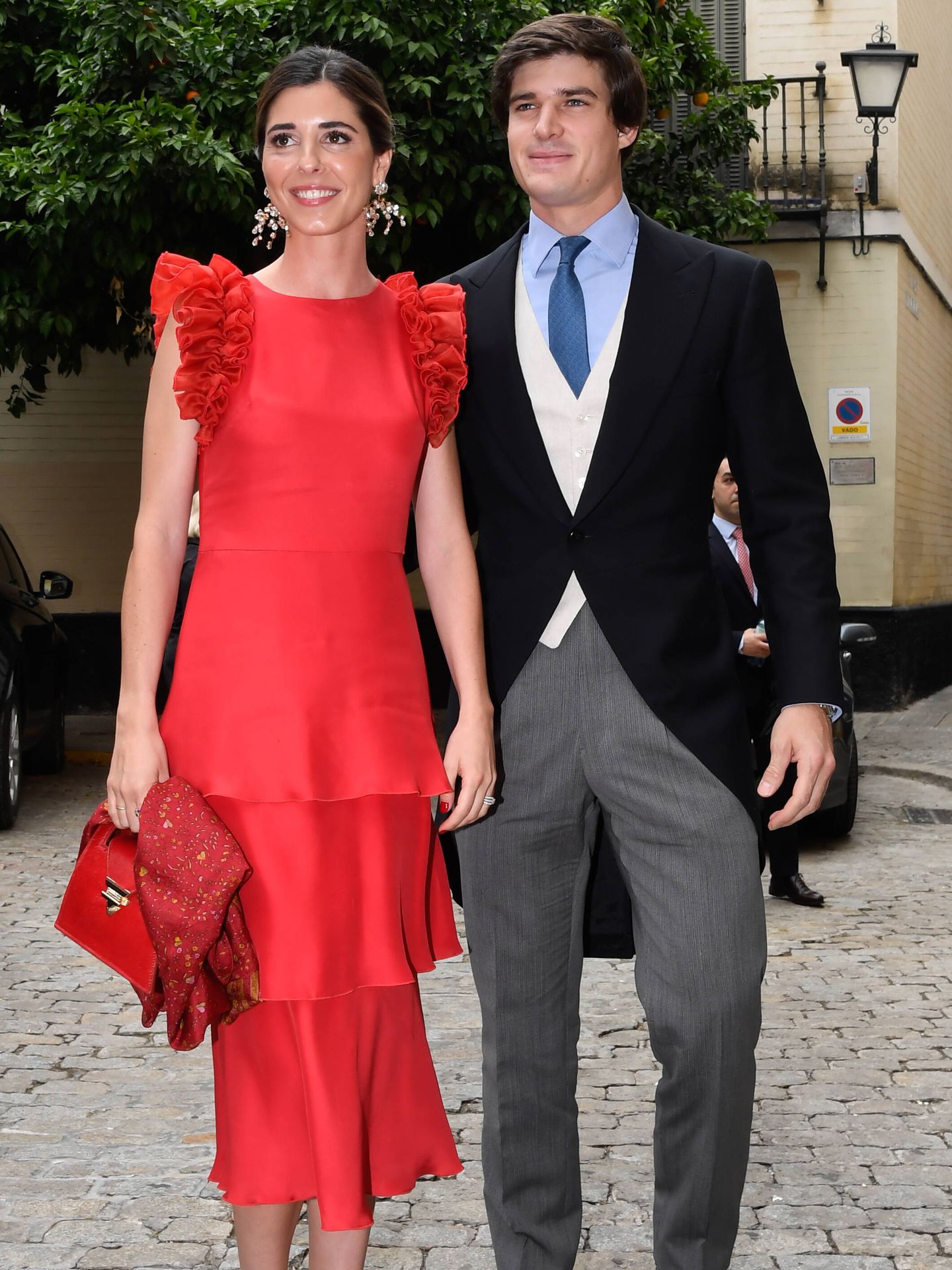 Belen Corsini y Carlos Fitz-James en la boda de Borja Corsini. (Gtres)