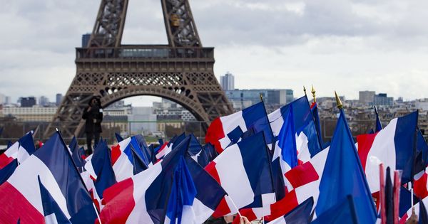 Foto: Banderas en París. (Reuters)