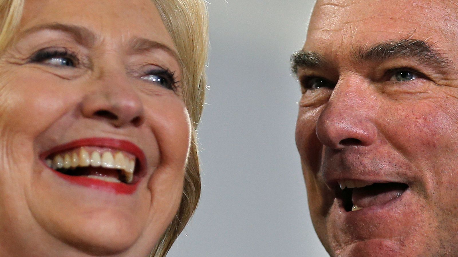 Foto: La virtual candidata demócrata, Hillary Clinton, junto con el senador Tim Kaine en un acto en Annandale, Virginia. (Reuters)