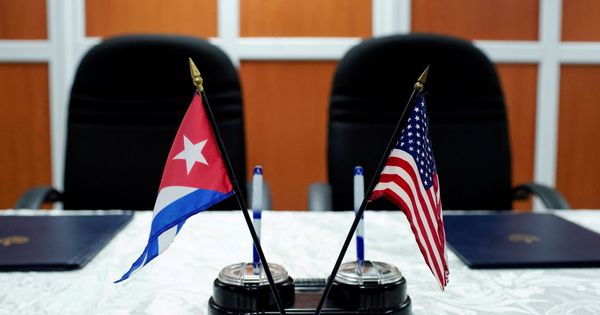 Foto: Foto de archivo de un encuentro en la Habana entre mandatarios de Cuba y EEUU. (Reuters)
