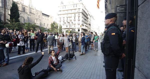 Foto: La Guardia Civil pide el "relevo urgente" de los agentes de refuerzo en Cataluña. (EFE)