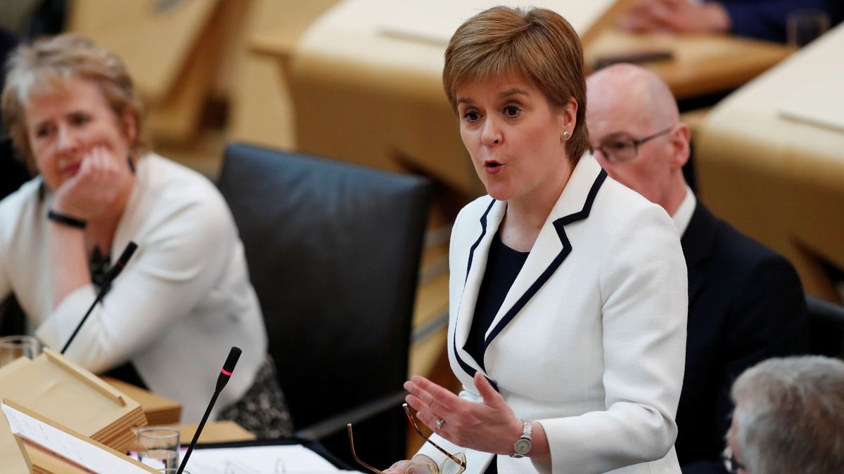 Sturgeon propondrá un 2º referéndum de independencia en Escocia antes de 2021