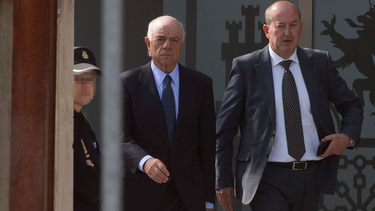 Los imputados de BBVA esperan las agendas de Villarejo para declarar ante el juez