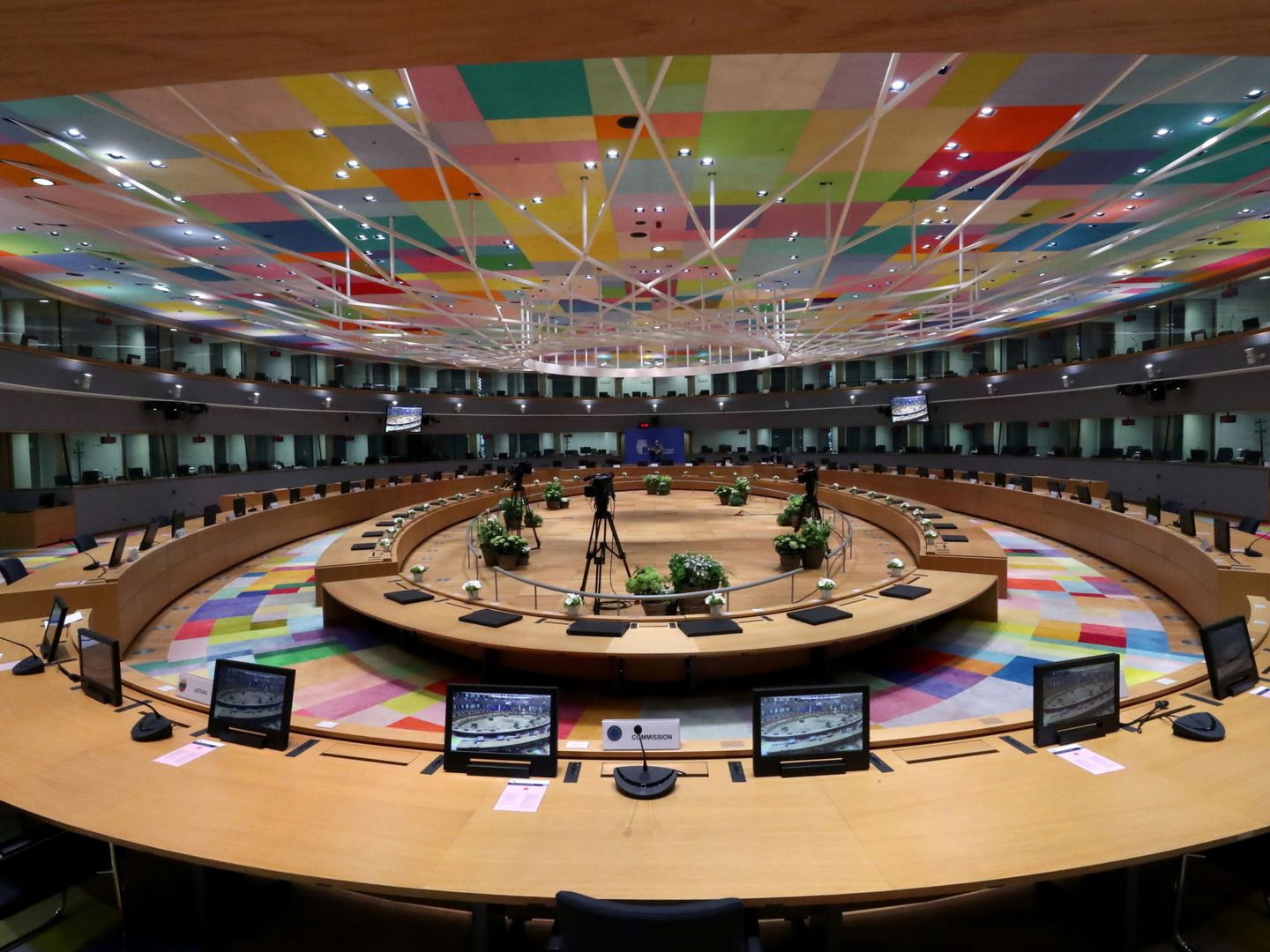 Sala donde se reúne el Consejo Europeo durante la crisis del coronavirus. (Reuters)