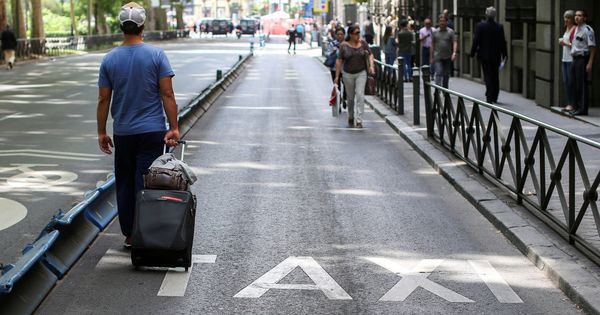 Foto: Madrid sufrirá otra huelga de taxis los días 29 y 30 de junio (Reuters)