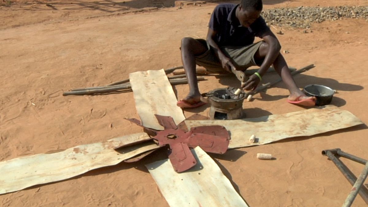 El emprendedor africano que salvó a su pueblo con molinos de viento