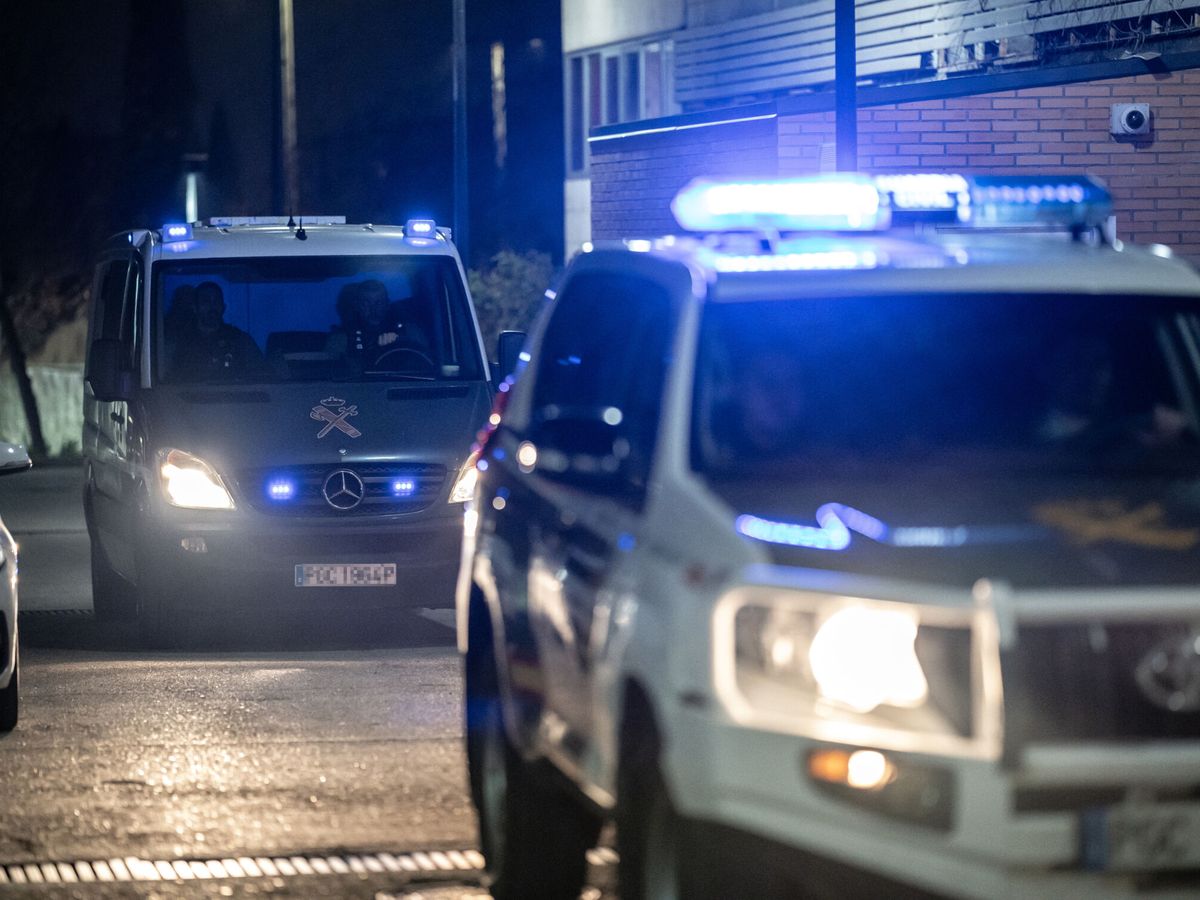 Foto: Vista de unos vehículos de la Guardia Civil. (Europa Press/Diego Radamés)