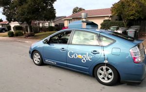 El coche sin conductor de Google, cerca de ser una realidad... ¿legal?