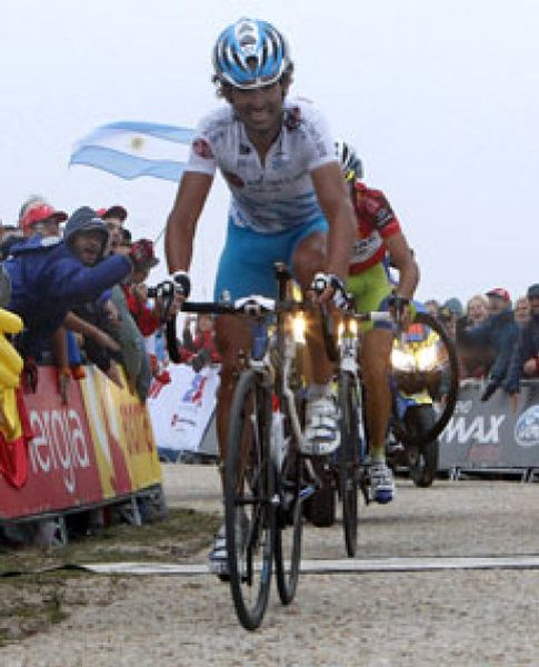 Foto: Ezequiel Mosquera vence en la Bola del Mundo pero el italiano Nibali sentencia la Vuelta