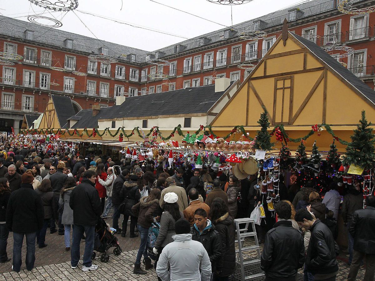 Foto: Mercadillo navideño en Madrid. (EFE/Kote Rodrigo)