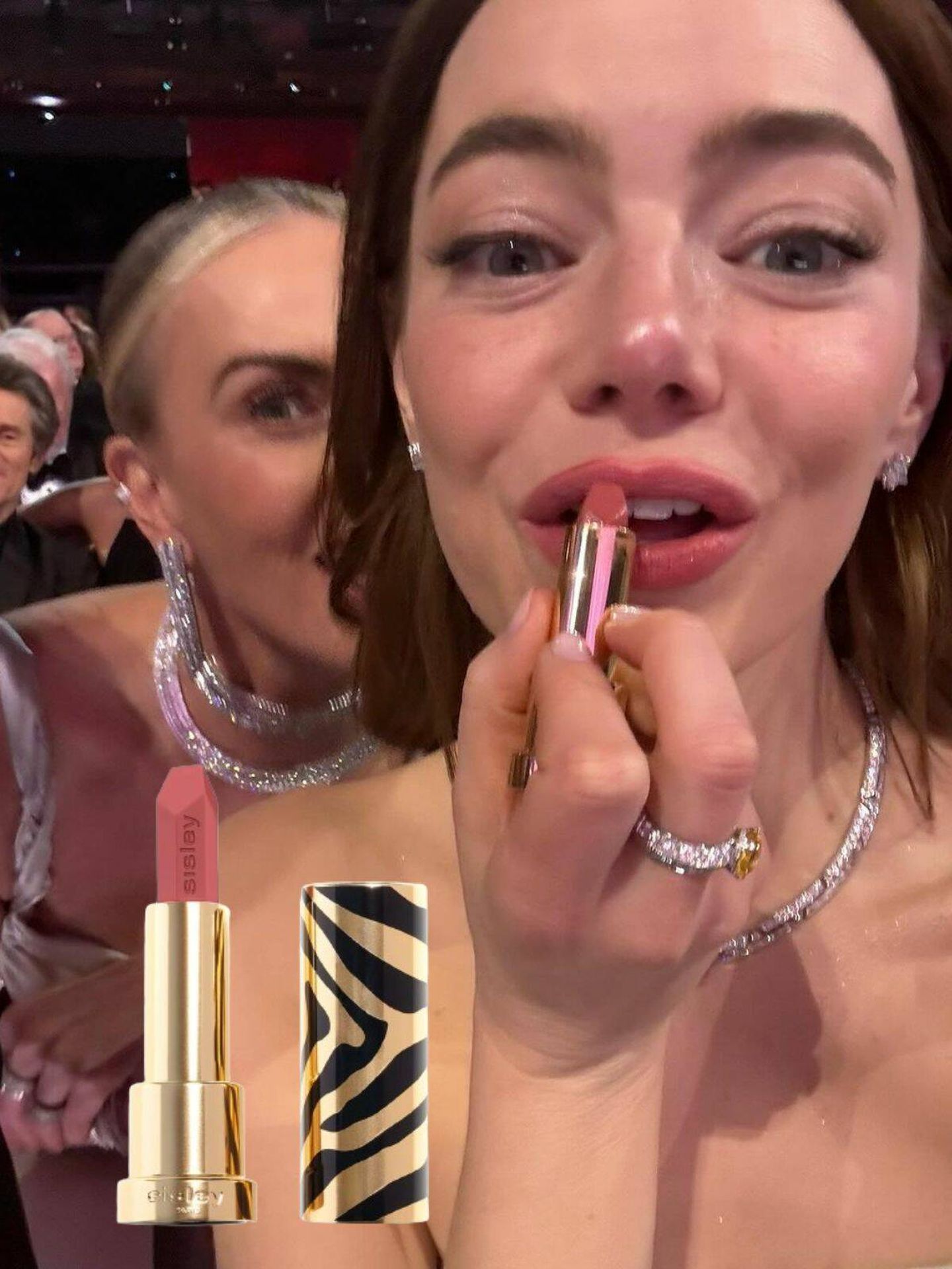 El labial Le Phyto Rouge en color Rose Bolchoi de Sisley encaja con el color, la forma de la barra y el diseño del 'packaging' que Emma Stone utilizó durante la gala de los Oscar. 
