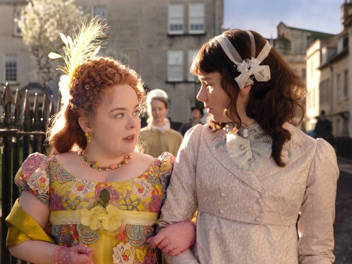 Foto: Eloise y Penelope, en un momento de la primera temporada de 'Los Bridgerton' (Netflix)