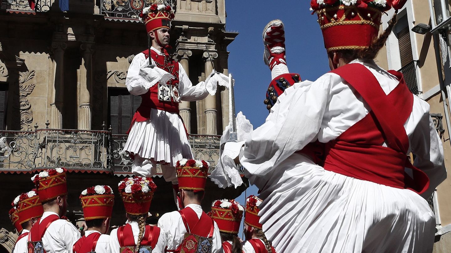 La ropa en San Fermín: ¿por qué rojo y blanco y cómo vestirlo? (EFE/Jesús Diges)