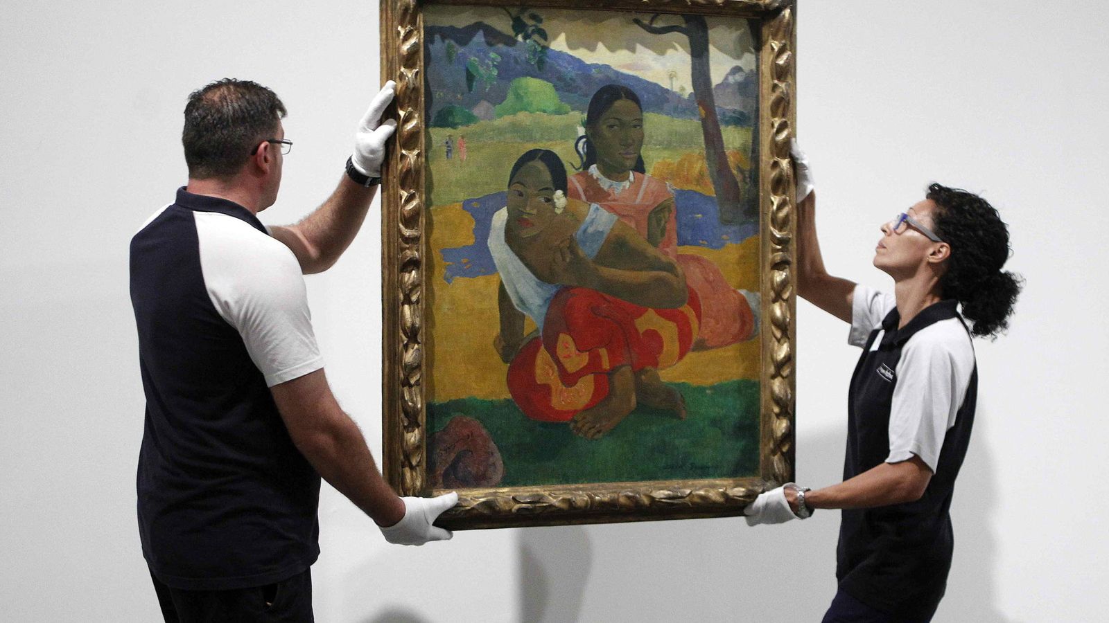 Foto: "Nafea faa ipoipo", de Gauguin, cuelga ya en el Museo Reina Sofía (EFE)