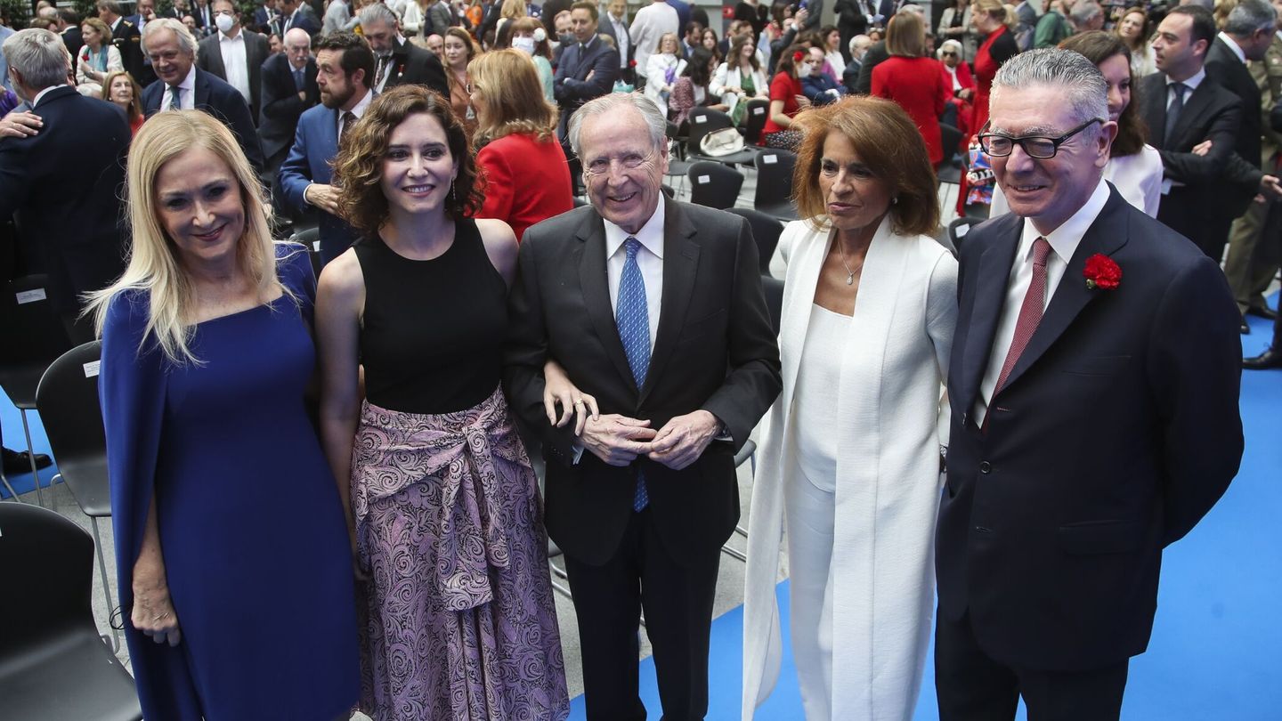 Isabel Díaz Ayuso, Cristina Cifuentes, José María Álvarez del Manzano, Ana Botella y Alberto Ruiz-Gallardón. (EFE/David Fernández) 