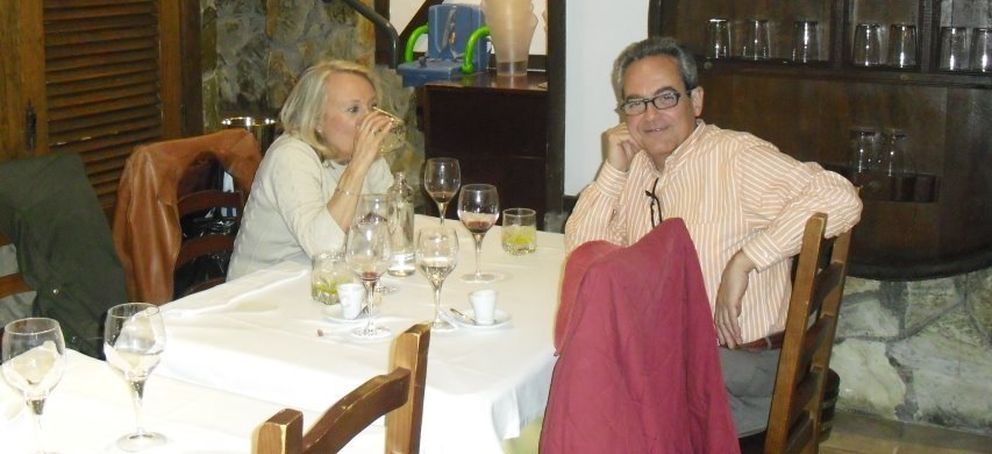 Dos comensales en el restaurante Aurrerá (M.Casas)