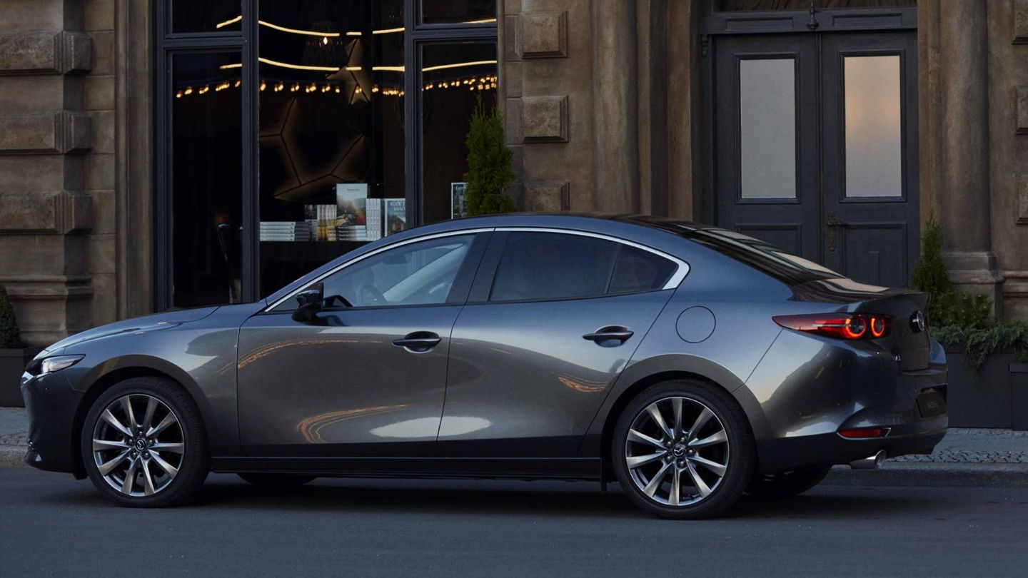 Nuevo Mazda 3 Sedan que llegará en junio al mercado. 