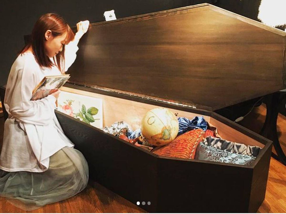 Foto: El ataúd multiusos fabricado en Japón (Instagram)