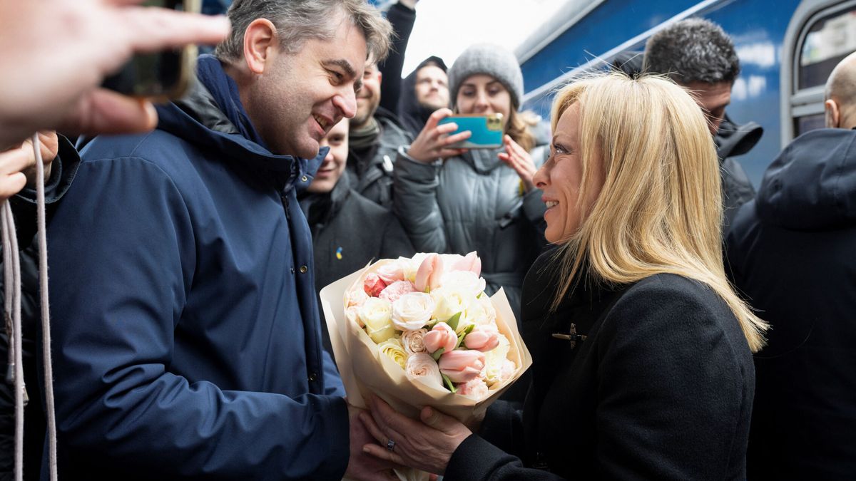 Meloni llega a Kiev para subrayar el apoyo italiano tras las últimas críticas de Berlusconi