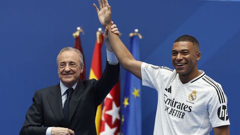 Florentino levanta el brazo de Mbappé al cielo de Madrid en una presentación apoteósica 