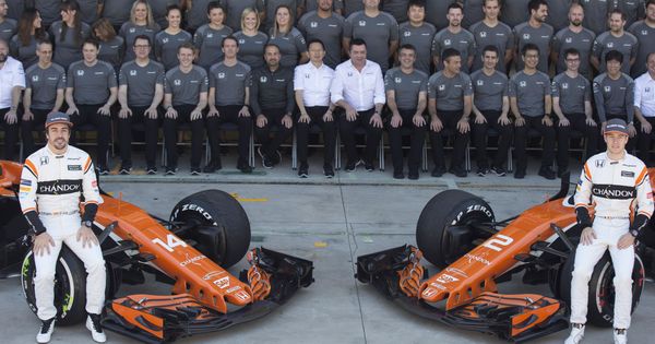 Foto: Así fue la foto de despedida de McLaren-Honda a final de 2017. (EFE)
