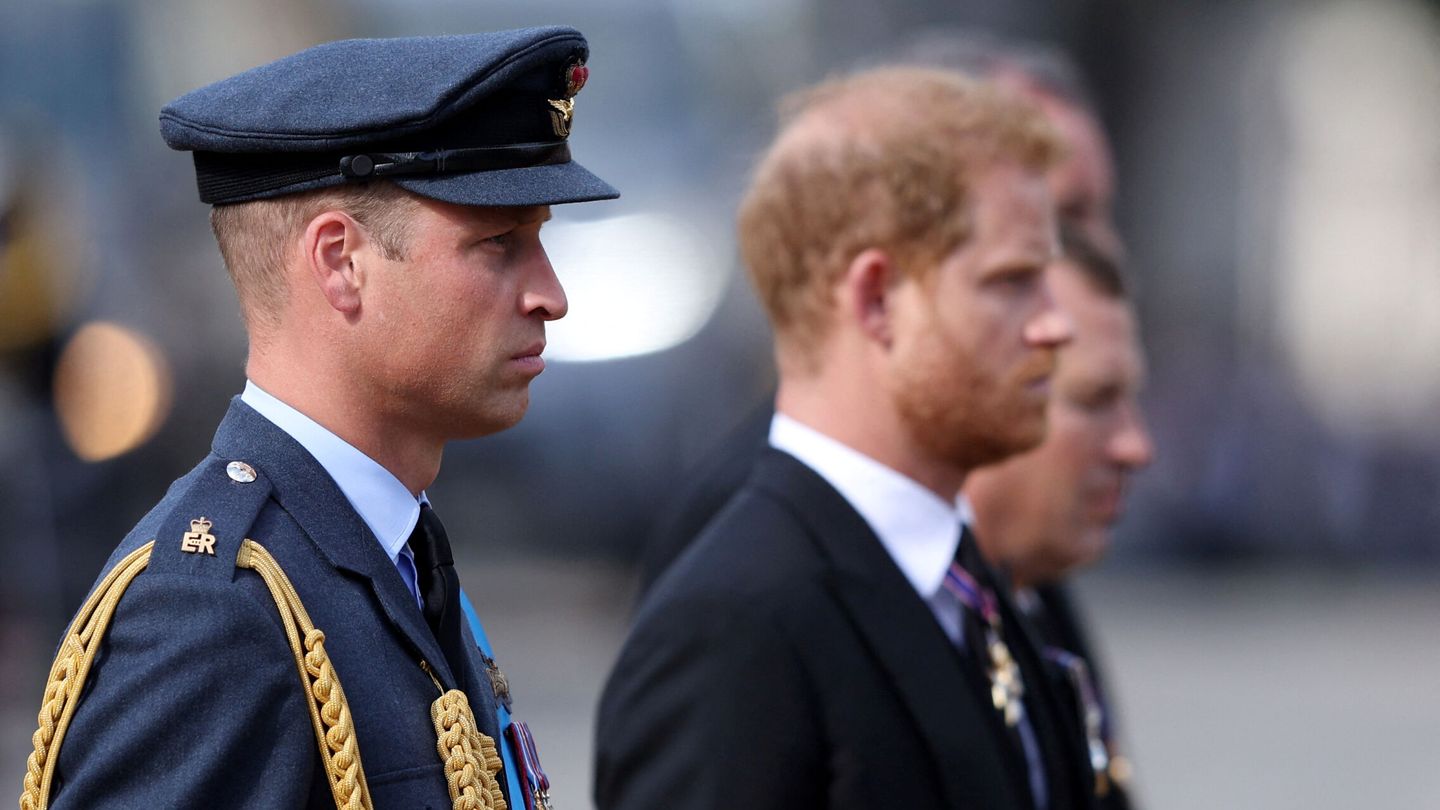 El príncipe Guillermo y el príncipe Harry, en una imagen de archivo. (Reuters/Pool/Richard Heathcote)