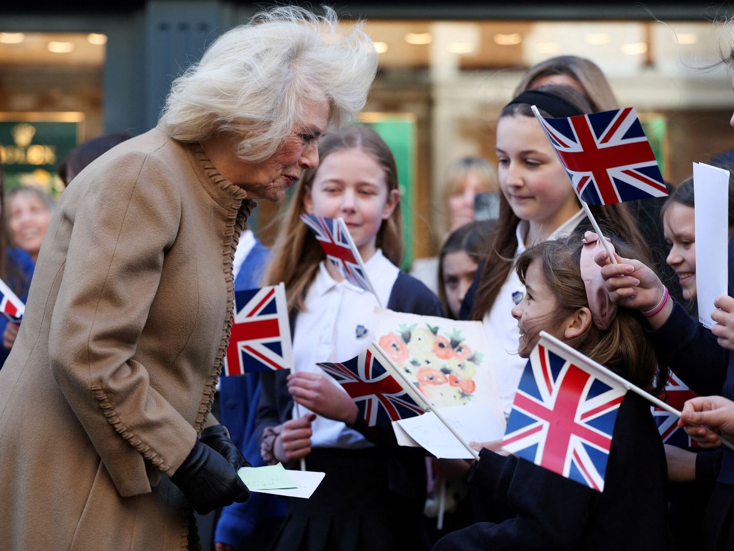 La reina Camila en su visita a Swindon. (Reuters)