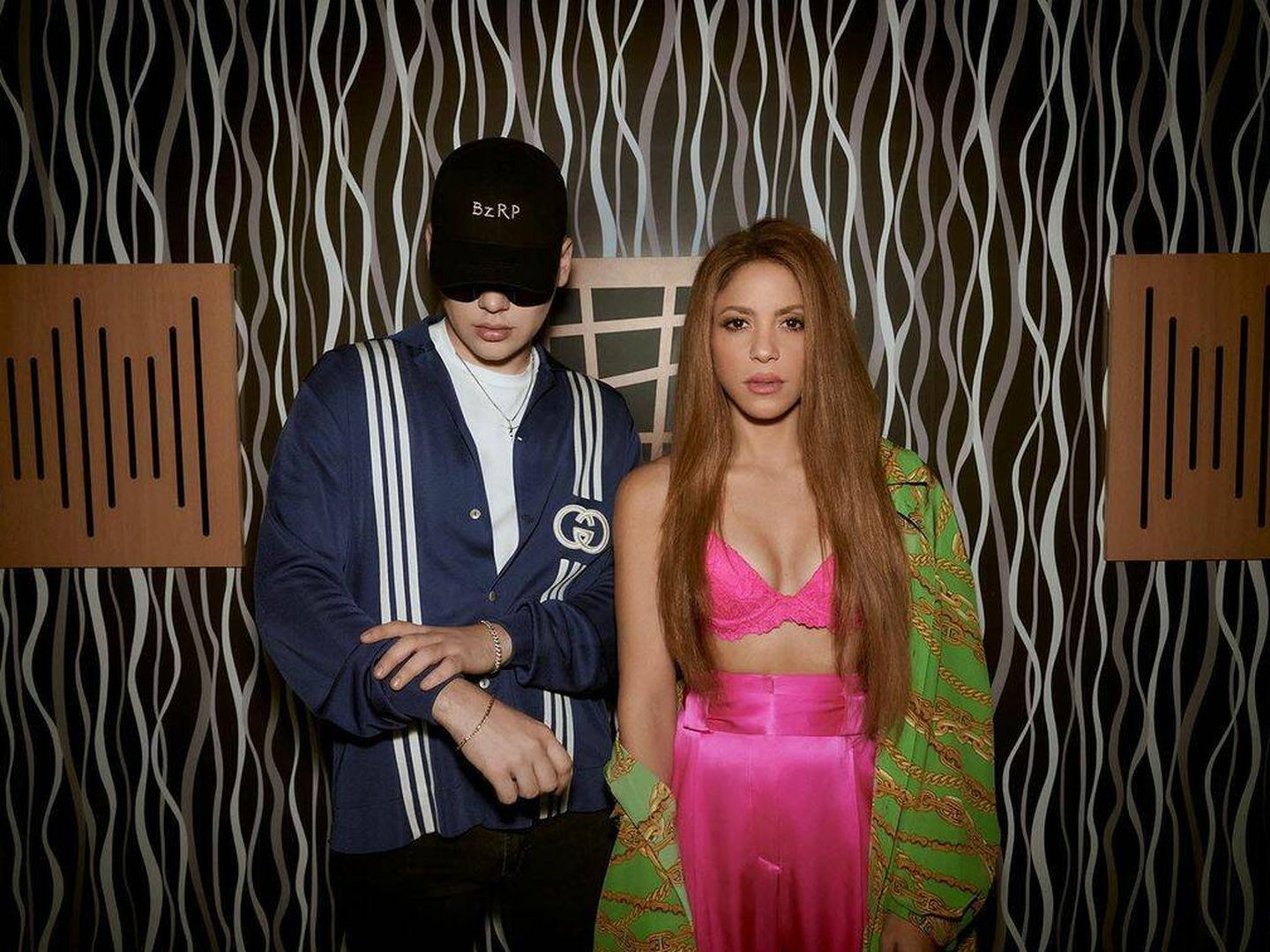 Bizarrap y Shakira posan en la fotografía promocional del tema. (Instagram @shakira)