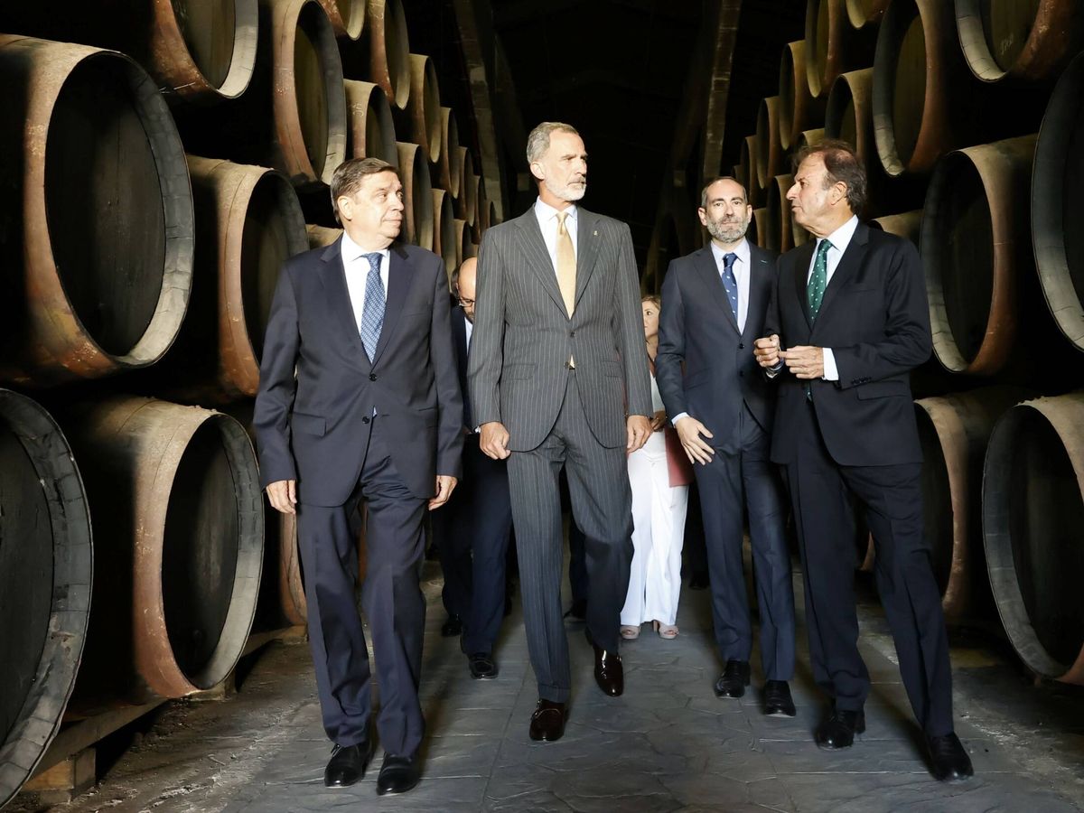 Foto: El rey Felipe visita las bodegas Osborne. (CR)