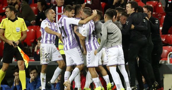 Foto: Jugadores del Valladolid celebran un gol. (EFE)