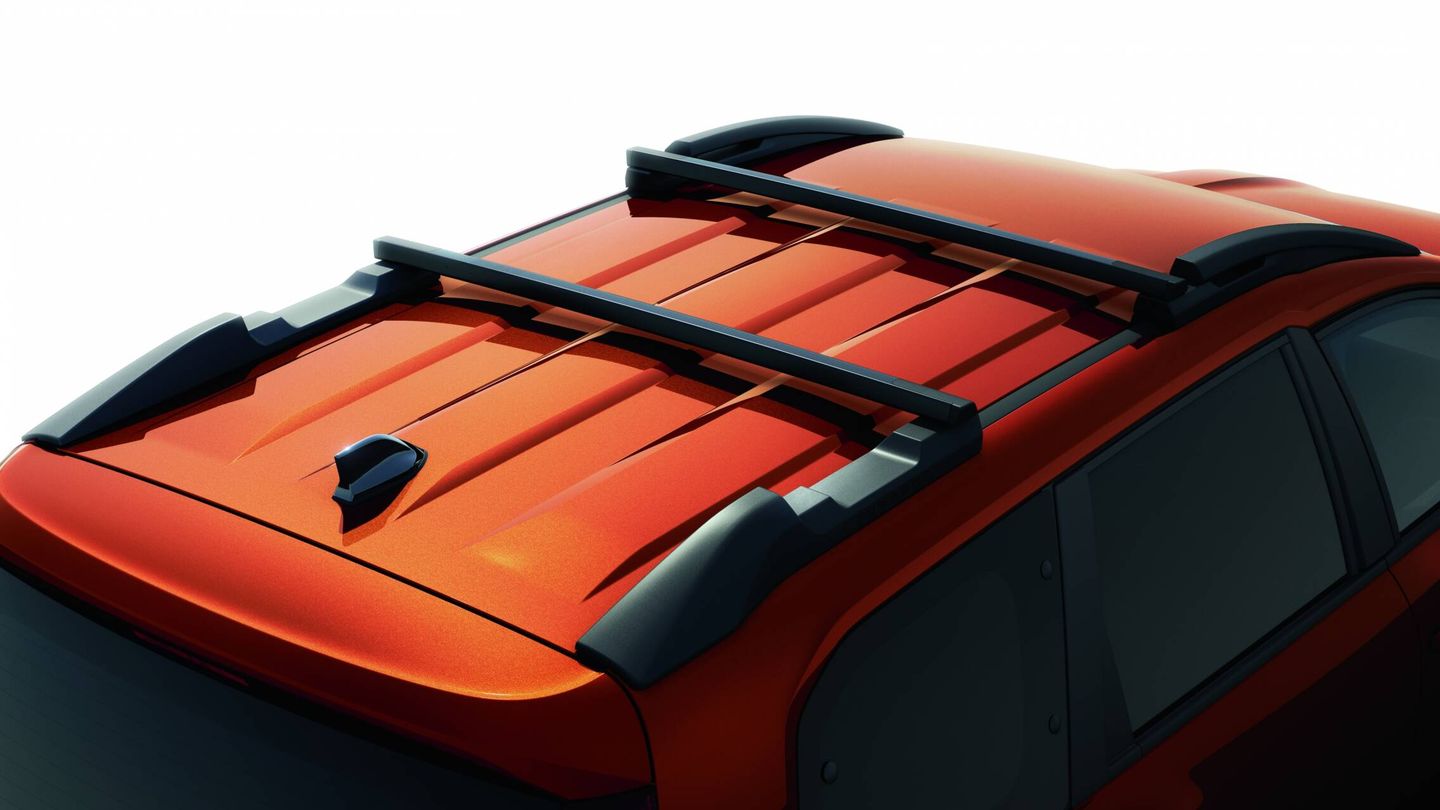 Las barras del techo son un diseño patentado por Dacia, y permiten jugar con su disposición para formar una baca en segundos, con 80 kilos de capacidad de carga.