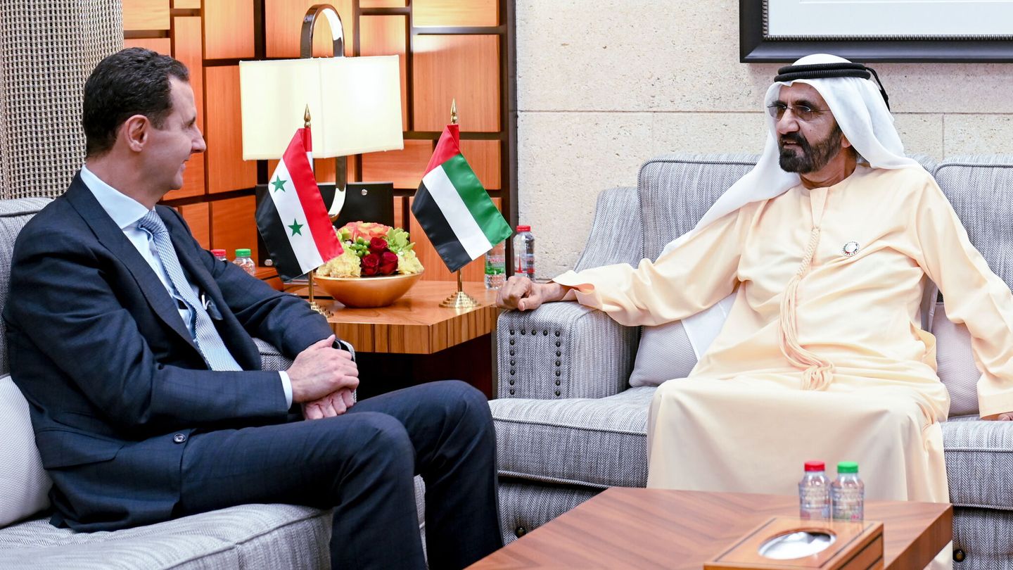 Mohamed Bin Rashid Al Maktoum, con el presidente de Siria, Bashar Al Assad, el pasado 18 de marzo. (EFE)