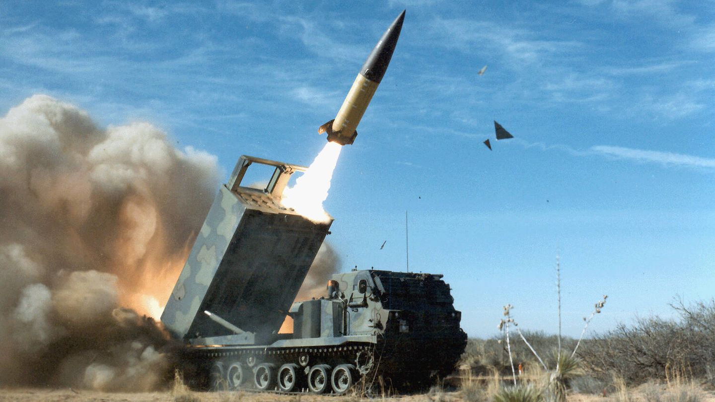 Lanzamiento de un misil ATACMS desde un sistema M270. (US Army)