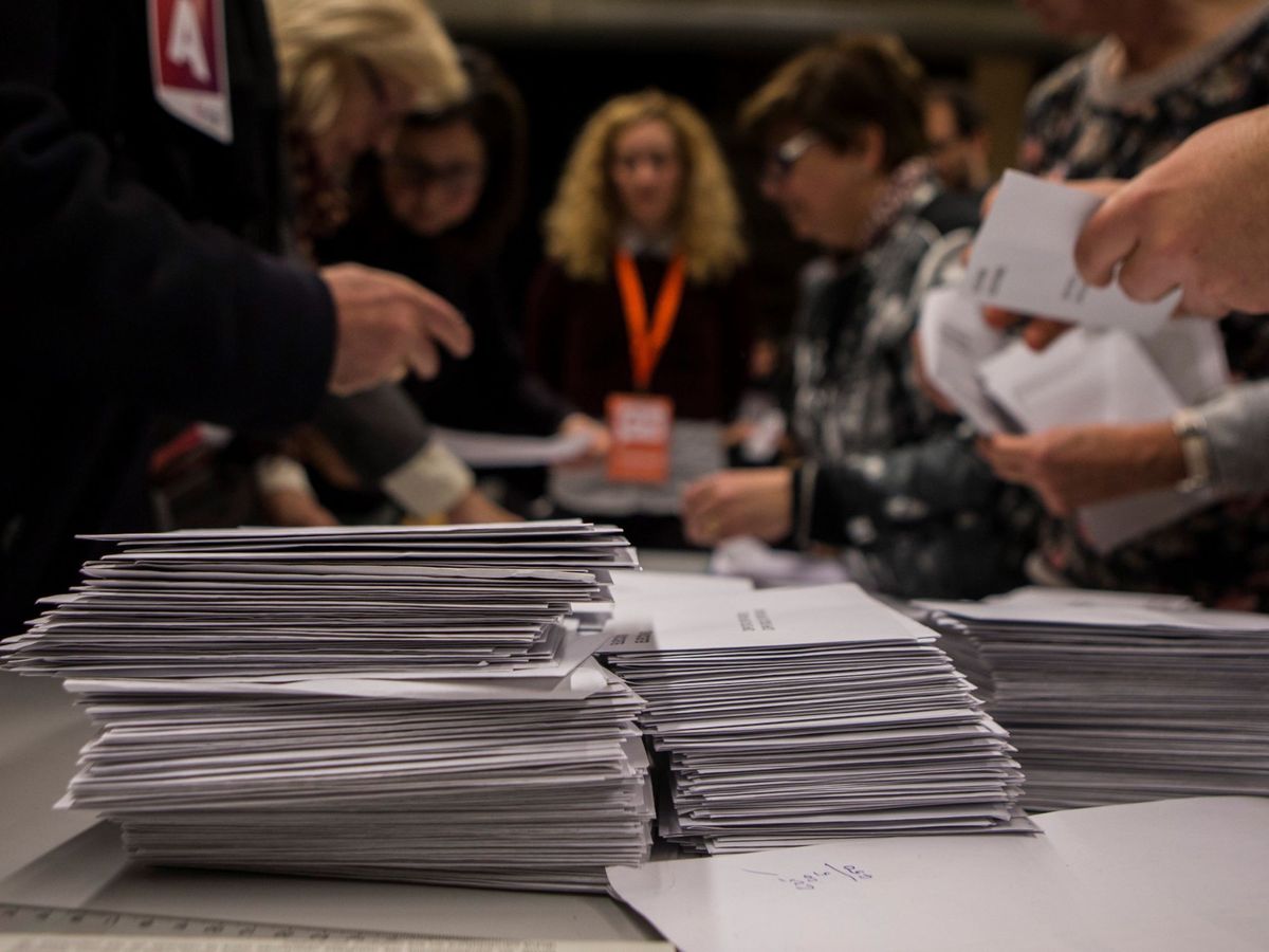 Foto: Sobres de votos en las elecciones. (EFE)