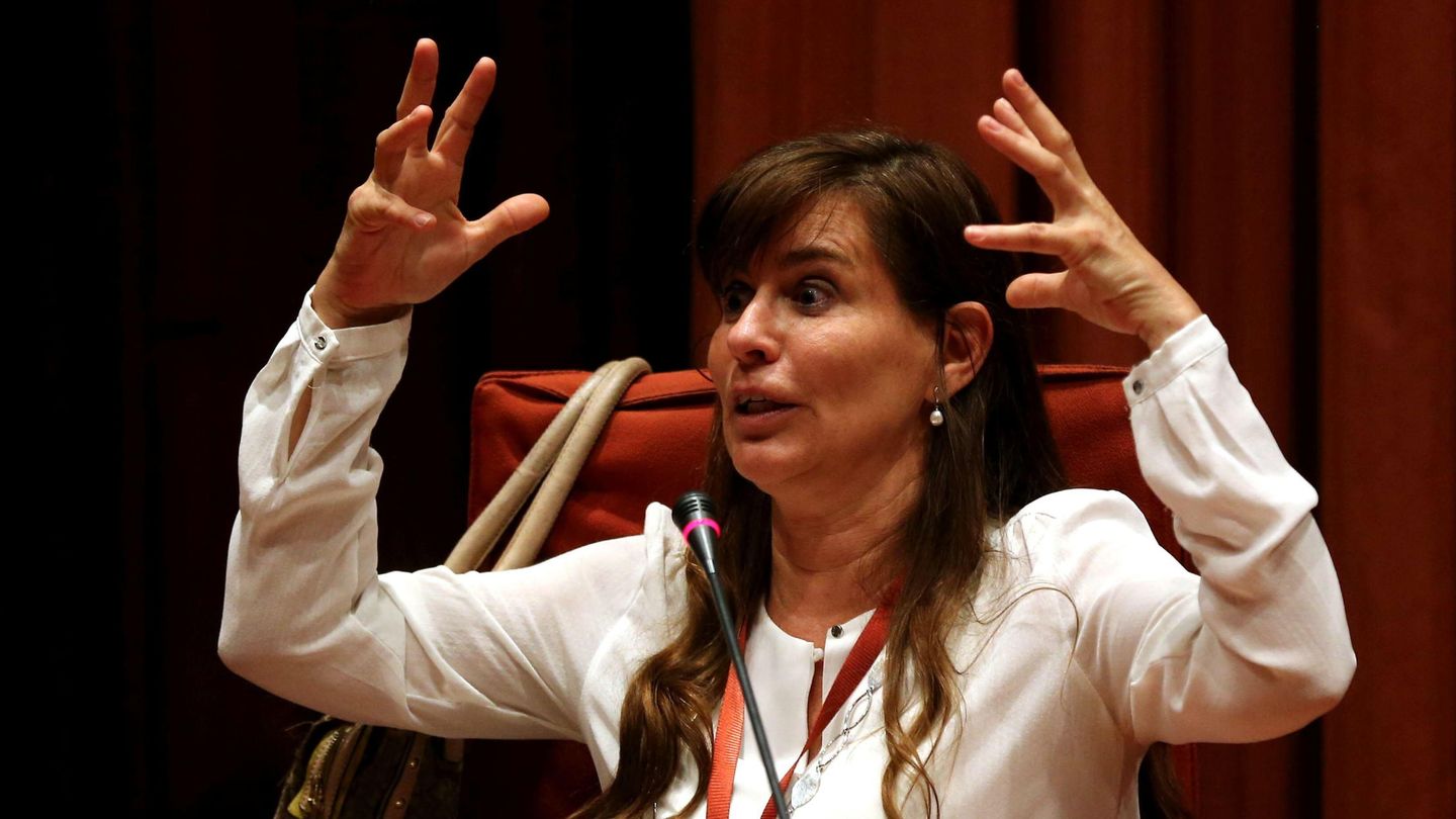 Victoria Álvarez, durante su comparecencia en el Parlament. (EFE)