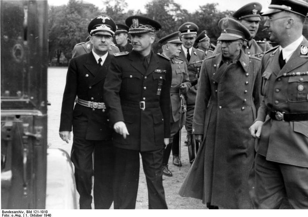 Foto: Ramón Serrano Suñer (segundo por la izquierda) y Heinrich Himmler (primero por la derecha) en 1940 en Berlín