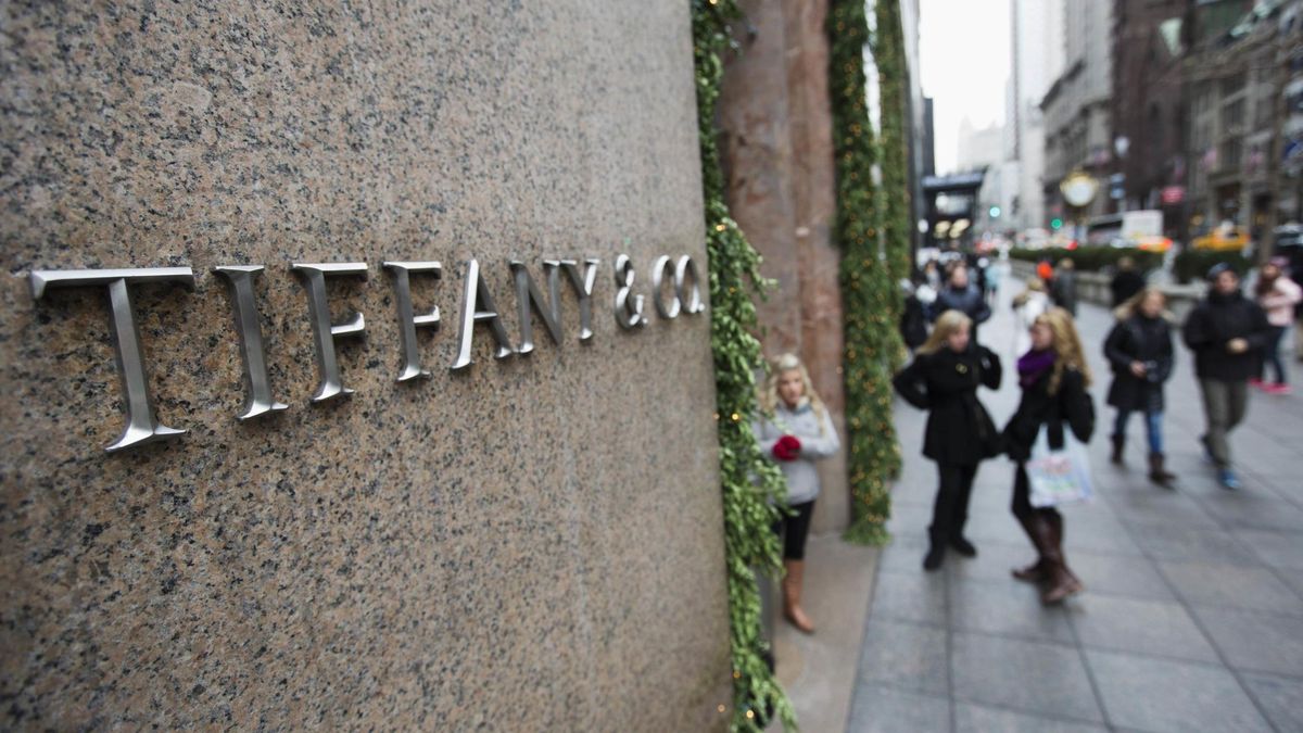 Louis Vuitton y Tiffany's renegocian su fusión para evitar ir a los tribunales