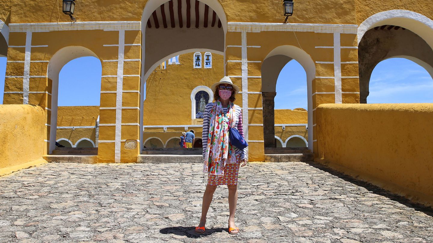 Agatha, en la ciudad de Mérida en Yucatán (México). (EFE/Lourdes Cruz)